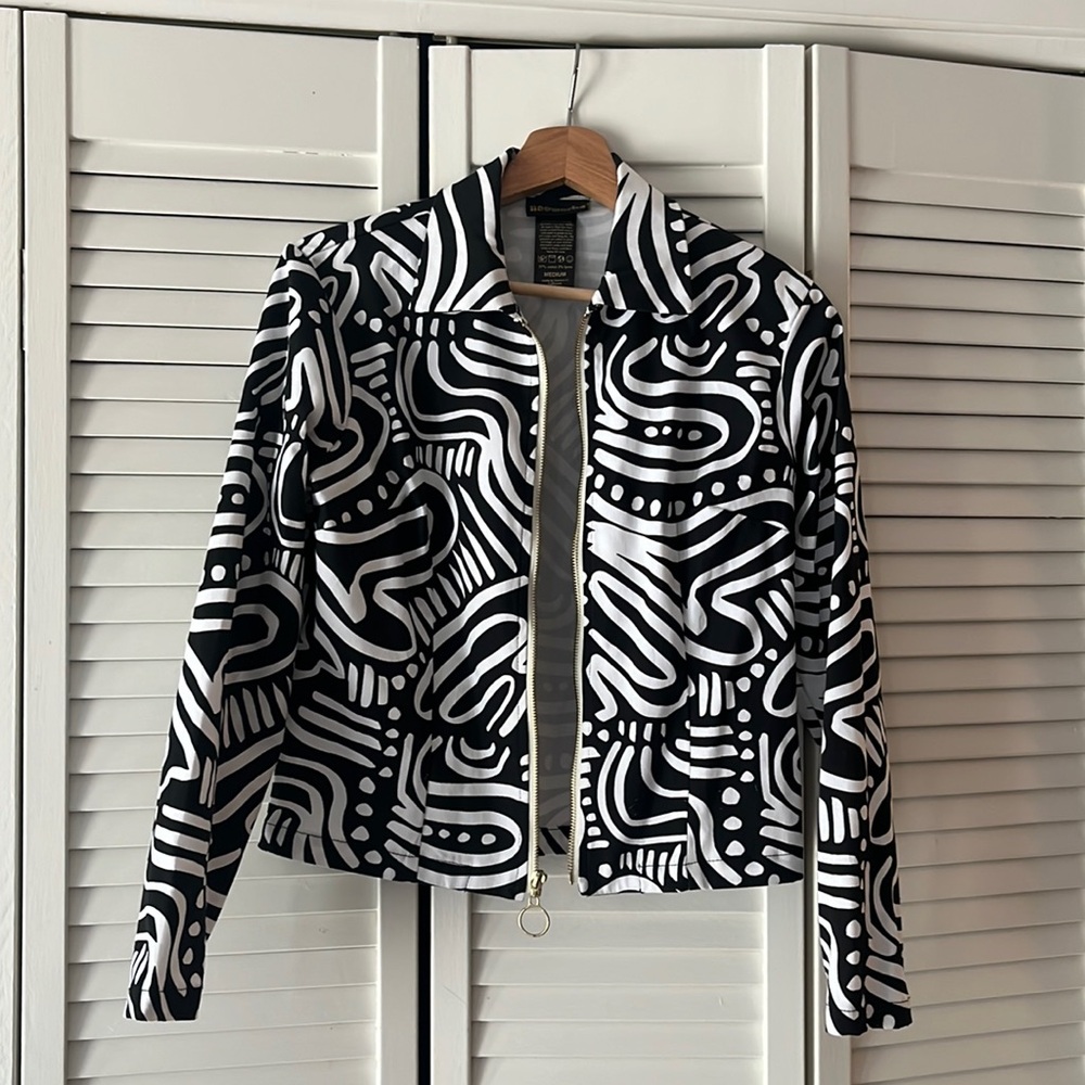 Nooworks Geometric Black and White Jacket size medium NEW WITHOUT TAGS